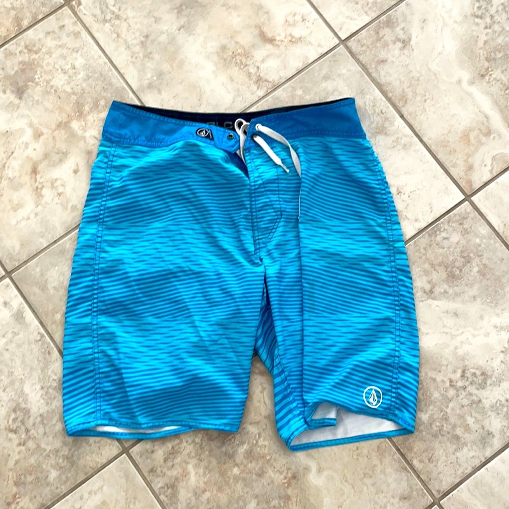 Men’s volcom swim trunks